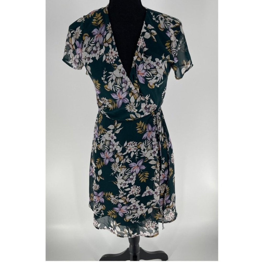 🌞 Le Lis Green Floral Wrap Dress